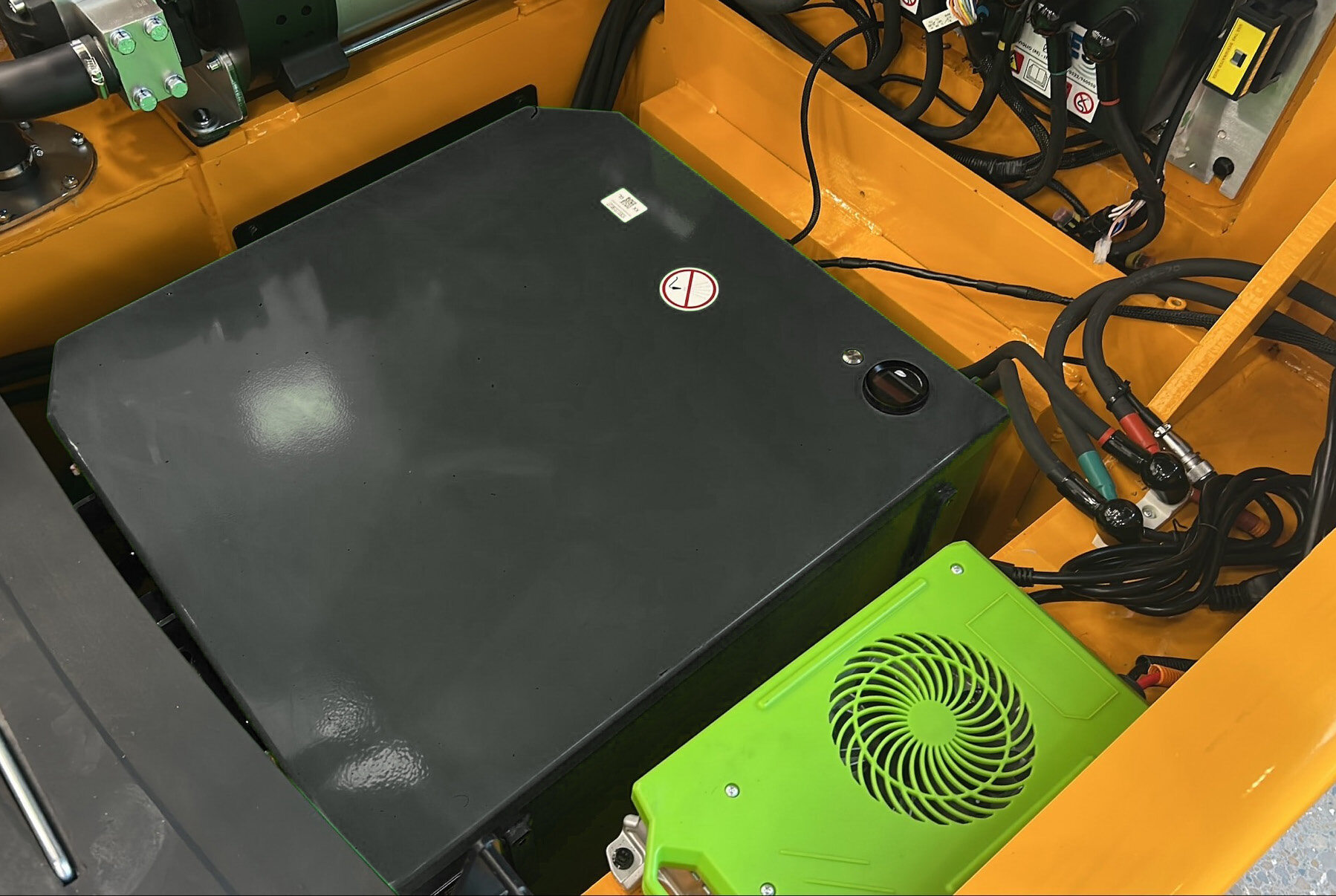 Big Joe Forklifts LPE80-100 3 Big Joe Forklifts LPE80-100 3